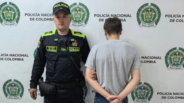 Adolescente utilizó un arma para robarle el carro a un conductor de app en Bogotá Adolescente utilizó un arma para robarle el carro a un conductor de app en Bogotá