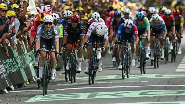 Jasper Philipsen ganó la primera etapa del Tour de Francia: así les fue a los colombianos