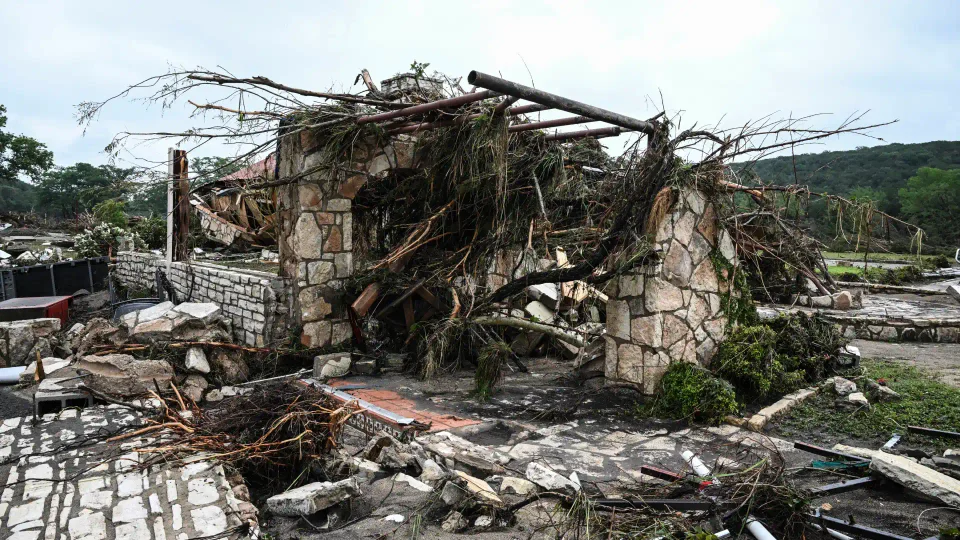 Aumenta a más de 50 la cifra de fallecidos en la tragedia por inundaciones en Texas