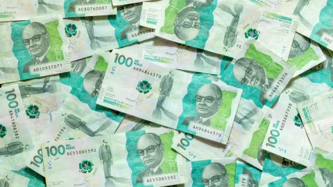 Alerta por billetes falsos de 100