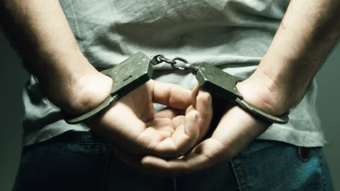 Detienen a presunto hacker chino en Italia.
