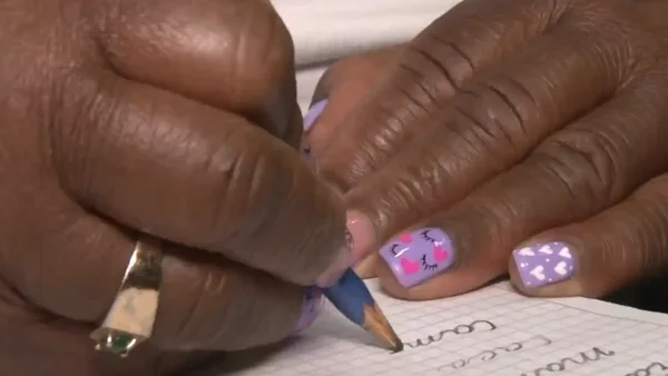 Nunca es tarde para aprender: el programa de la Alcaldía de Medellín para alfabetizar a mujeres mayores Nunca es tarde para aprender: el programa de la Alcaldía de Medellín para alfabetizar a mujeres mayores