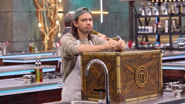 ¿Tensión en la cocina?: una celebridad cede su delantal negro en MasterChef Celebrity