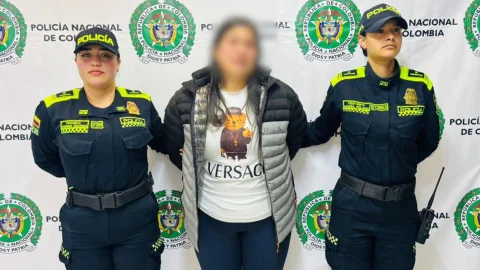 Profesora habría abusado a niña en Bogotá.