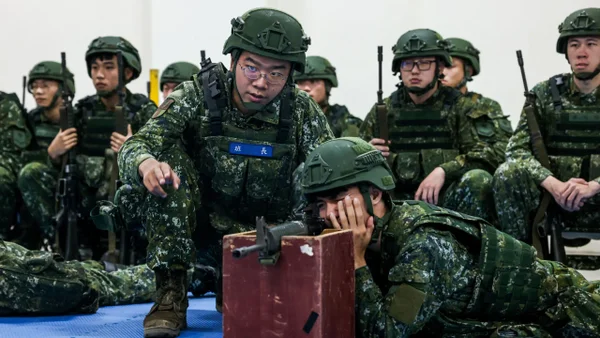 Taiwán inicia maniobras militares ante creciente amenaza de invasión china Taiwán inicia maniobras militares ante creciente amenaza de invasión china