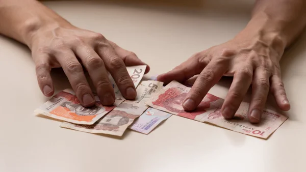 Trabajadores en Colombia tendrán importante auxilio de 200.000 en su salario: así puede saber si aplica