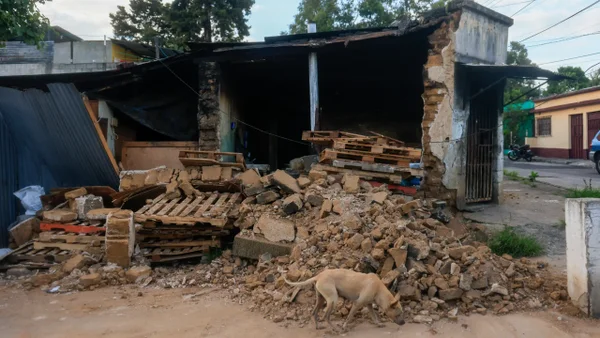 Confirman cuatro muertos y daños en un centenar de casas tras sismos en Guatemala Confirman cuatro muertos y daños en un centenar de casas tras sismos en Guatemala