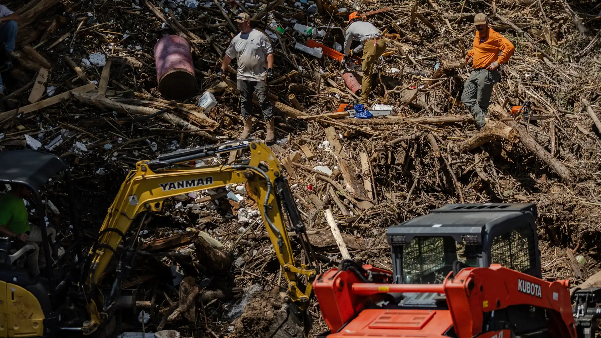 Sigue la búsqueda de 170 desaparecidos en Texas, tras el hallazgo de más de 100 cuerpos