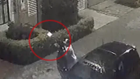 Delincuentes intentaron esconder cocaína en Bogotá.