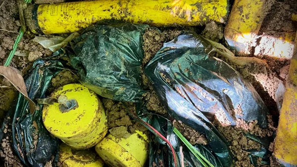 Ejército Nacional ubicó dos depósitos ilegales con explosivos en Meta Ejército Nacional ubicó dos depósitos ilegales con explosivos en Meta