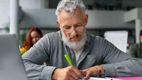 Cómo culminar gratis el bachillerato y cursos en Bogotá
