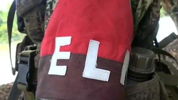 Militares venezolanos confirman la incautación de material bélico y panfletos del ELN en campamentos fronterizos