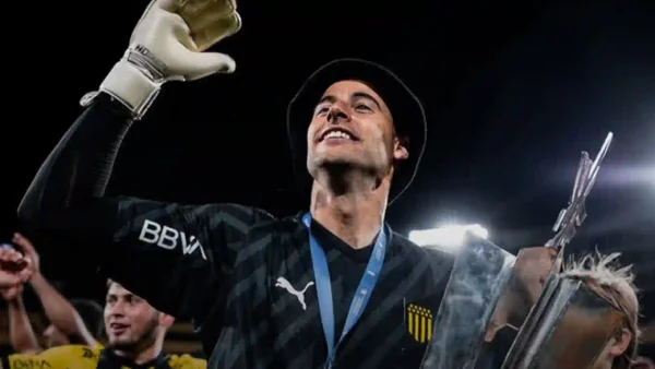 Así se despidió Guillermo de Amores de Peñarol y sería el guardián del arco de Millonarios Así se despidió Guillermo de Amores de Peñarol y sería el guardián del arco de Millonarios