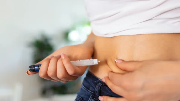 "Dicen que el medicamento está desabastecido, pero es falso": la realidad detrás de la falta de fármacos