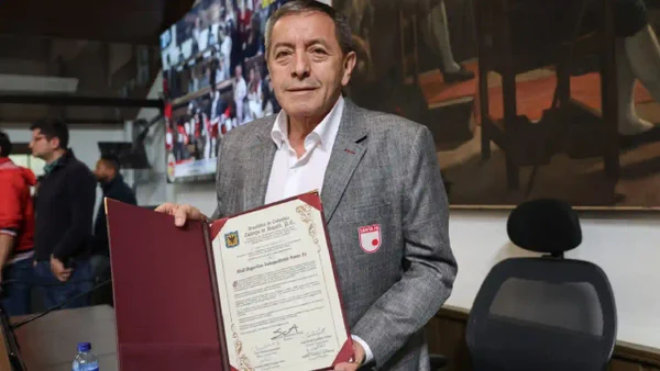 Eduardo Méndez lanzó pulla a Millonarios: “Santa Fe es el más grande de Bogotá”