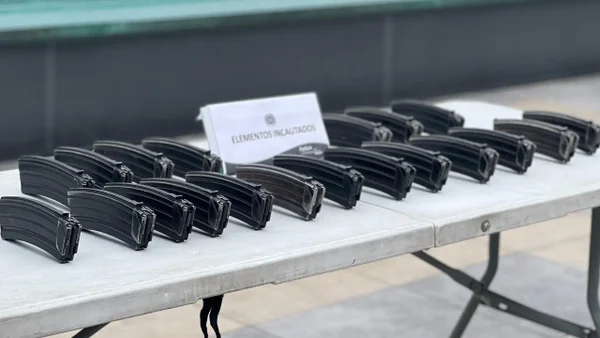 Descubrieron cargamento con 20 proveedores de fusil ocultos en una bodega de mensajería en Bogotá