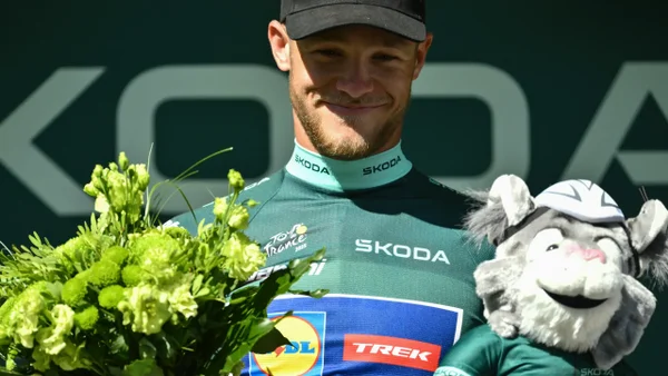 ¡Emocionante sprint final en la etapa 8 del Tour de Francia! Jonathan Milan se quedó con la victoria