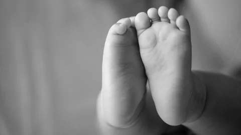 Investigan muerte de bebé que estaba bajo el cuidado de su padrastro en Medellín