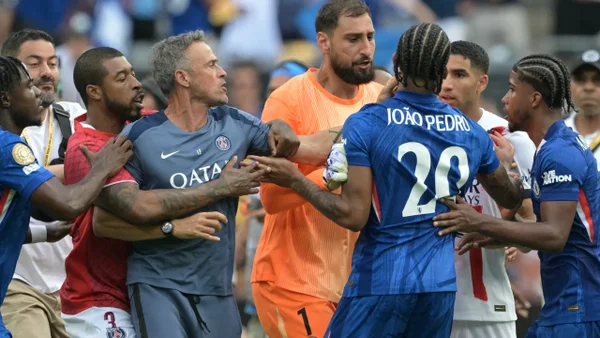 ¿Luis Enrique, mal perdedor? El técnico golpeó a Joao Pedro tras la final del Mundial de Clubes