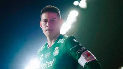 James Rodríguez fue suplente en el debut de León