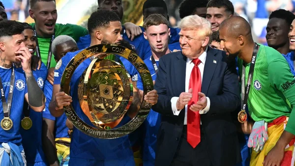 VIDEO I Trump genera fuertes críticas al aparecer en la celebración del Chelsea