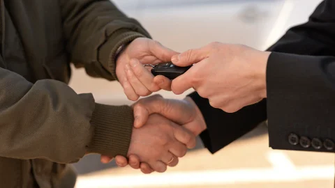 Estafaron a más de 30 personas por falsa compraventa de carros en centro comercial