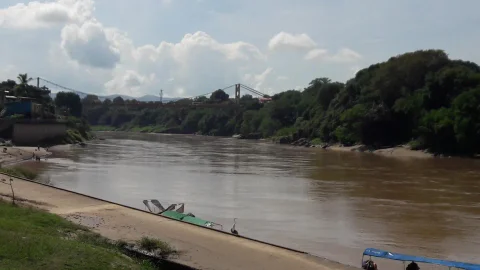 #Ampliación | Durante maniobras para el curso de lanceros, tres subtenientes desaparecieron en el río Magdalena hacia el medio día de este lunes. En el lugar se desplegó un equipo de búsqueda y buzos de la Armada Nacional para encontrar a los militares. #Ampliación | Durante maniobras para el curso de lanceros, tres subtenientes desaparecieron en el río Magdalena hacia el medio día de este lunes. En el lugar se desplegó un equipo de búsqueda y buzos de la Armada Nacional para encontrar a los militares. Tres subtenientes desaparecidos en el río Magdalena durante entrenamiento militar