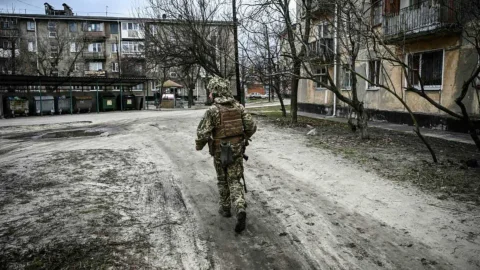 Trump da 50 días a Rusia para detener la guerra en Ucrania o enfrentará sanciones severas