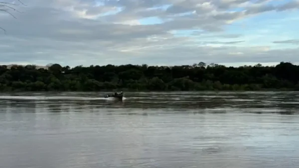 Buzos de la Defensa Civil se unen a la búsqueda de tres soldados en el río Magdalena
