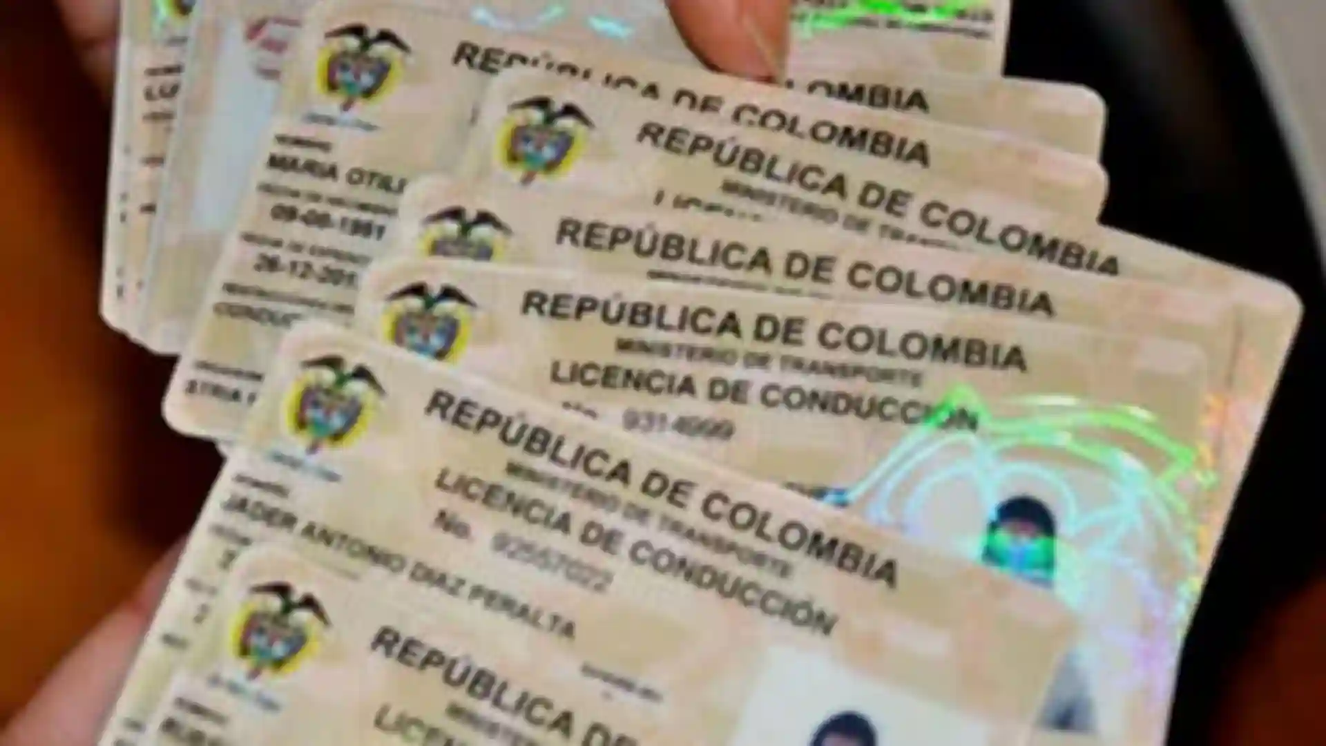 ¿Cómo ahorrarse más de $200.000 en el trámite de su licencia de conducción en Colombia?