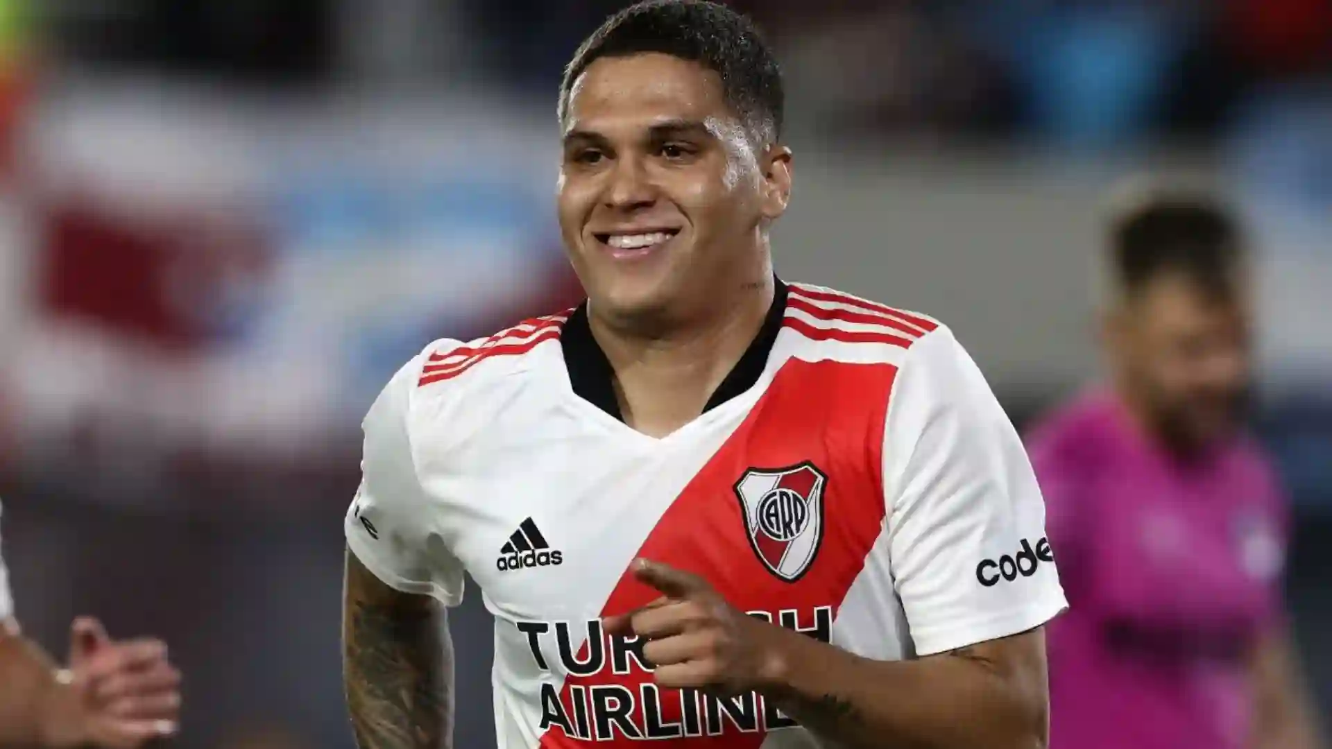Recibimiento Juan Fernando Quintero en River Plate.