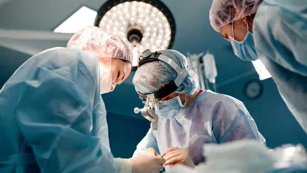 Implantan con éxito el corazón artificial más pequeño del mundo en Santander Implantan con éxito el corazón artificial más pequeño del mundo en Santander