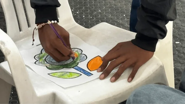 15 familias Wayúu desplazadas por violencia armada en Riohacha llegaron a Bogotá