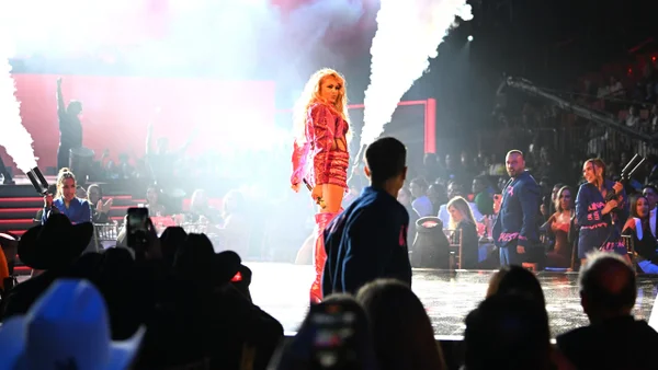 Famosa cantante latina perdió la custodia de su hijo: el menor ya está con su padre en España