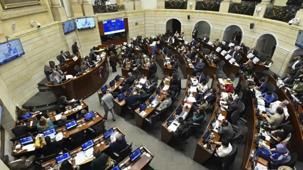 Cambio Radical sancionó a dos senadores por ausencias en votaciones de la consulta popular