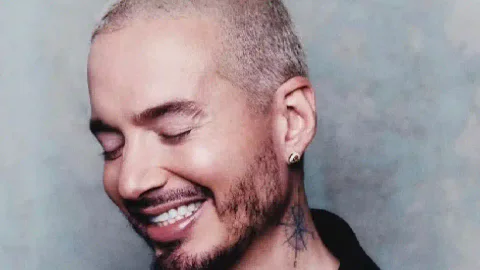 J Balvin disfrazado de artista callejero en Nueva York