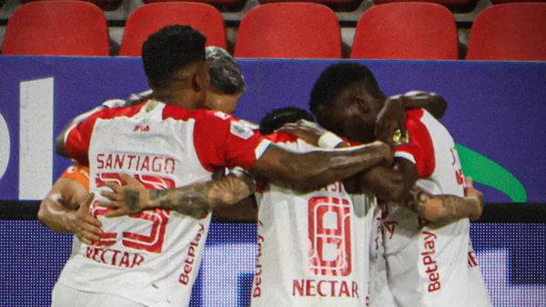 Santa Fe hizo oficial la llegada de flamante refuerzo del extranjero: ya entrena con el equipo