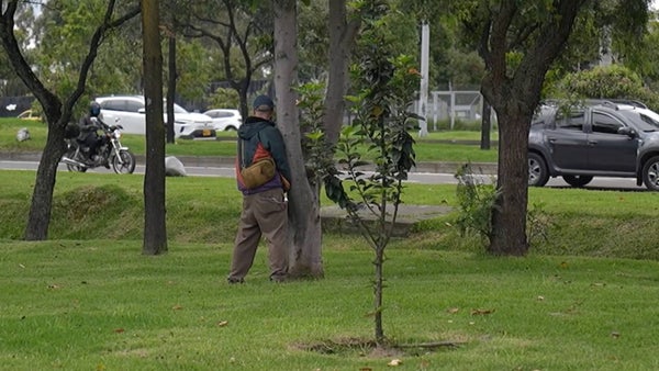 Esta es la multa que deberá pagar si lo sorprenden orinando en la calle en Bogotá Esta es la multa que deberá pagar si lo sorprenden orinando en la calle en Bogotá