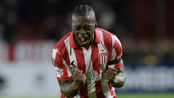 ¡Qué golazo! Vea la chilena de Edwuin Cetré que salvó a Estudiantes y es furor en Argentina