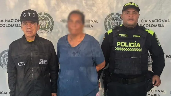 Capturan a abuela que ofrecía a su nieta de 13 años a un profesor: pedía dinero por encuentros sexuales Capturan a abuela que ofrecía a su nieta de 13 años a un profesor: pedía dinero por encuentros sexuales