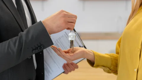 ¿Es legal exigir un depósito al arrendar una vivienda en Colombia?