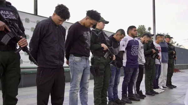 Robaban camionetas de alta gama y pedían hasta $100 millones para devolverlas: así cayeron