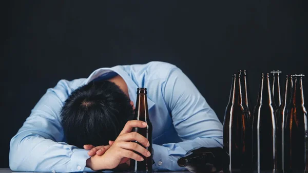 Trastornos alimenticios relacionados con la adicción al alcohol: esto dice la investigación Trastornos alimenticios relacionados con la adicción al alcohol: esto dice la investigación