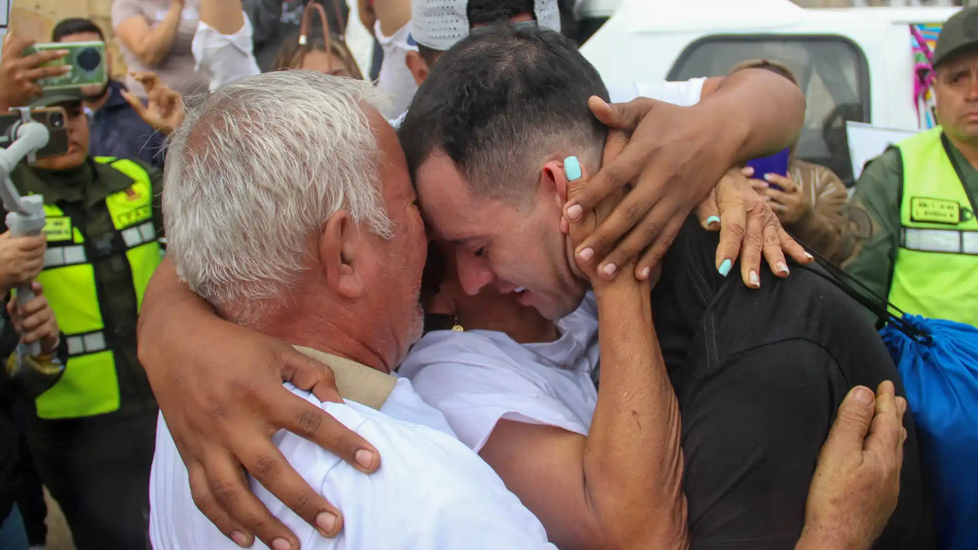 Regresó a su casa en Venezuela el maquillador que denunció abuso sexual en cárcel de El Salvador