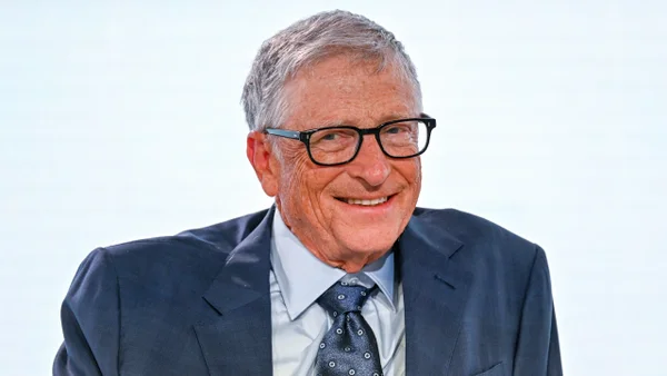 Esta es la única profesión que sobrevivirá a la Inteligencia Artificial, según Bill Gates