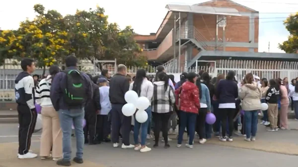 Menor de 8 años habría sido abusada por estudiantes de bachillerato en el baño de un colegio de Bogotá Menor de 8 años habría sido abusada por estudiantes de bachillerato en el baño de un colegio de Bogotá