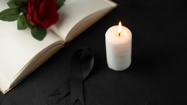 Se reveló con quién estaba reconocido actor y director de televisión antes de su muerte Se reveló con quién estaba reconocido actor y director de televisión antes de su muerte