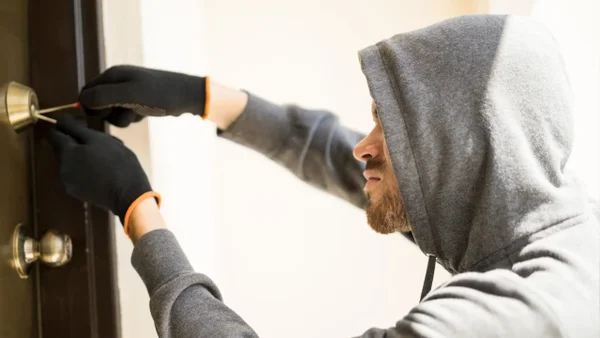 Delincuentes se hicieron pasar por operadores de servicios públicos para ingresar a una empresa en Funza Delincuentes se hicieron pasar por operadores de servicios públicos para ingresar a una empresa en Funza