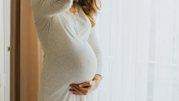 Madres sustitutas poseen mayores riesgos de sufrir enfermedades mentales: esto dice el estudio Madres sustitutas poseen mayores riesgos de sufrir enfermedades mentales: esto dice el estudio