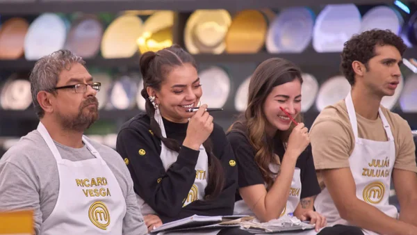 Cocineros de MasterChef Celebrity son captados estudiando juntos mientras cocinan